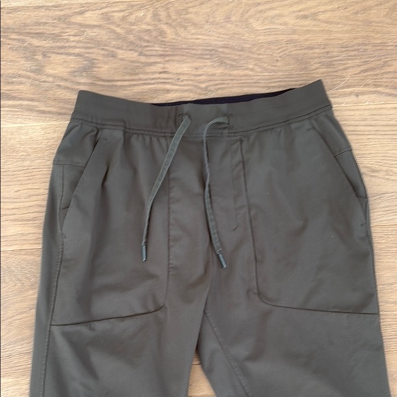 Lululemon Men’s ABC Jogger Size L - Picture 2 of 4
